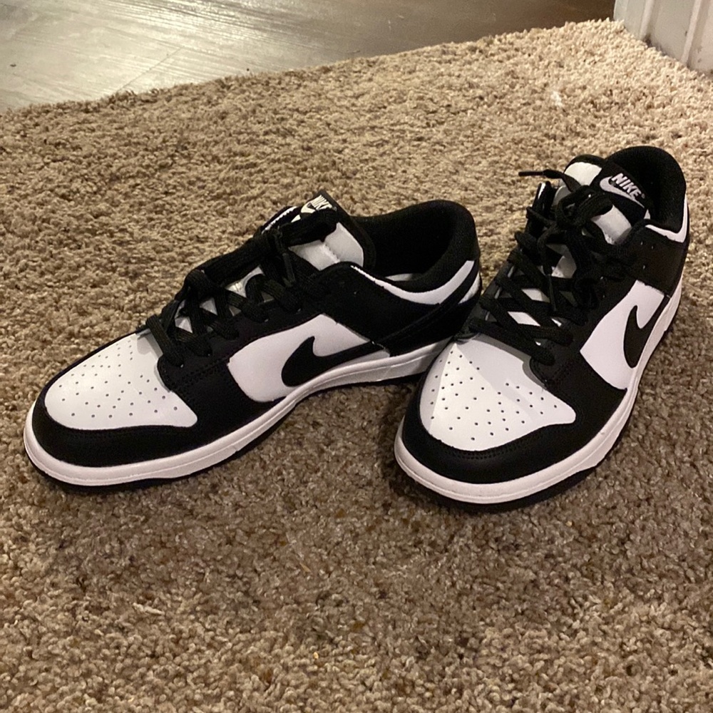 Nike Men's Sneakers Dunk Low Retro White Black Panda